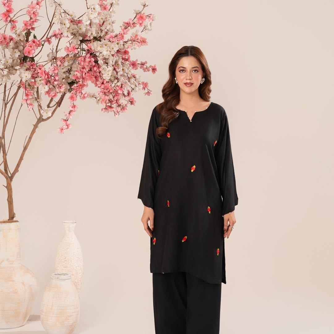 Floral Two-Piece — black, bold