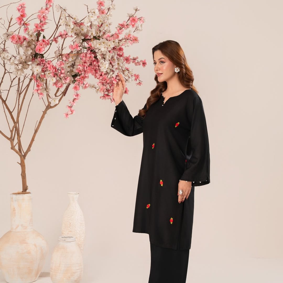 Floral Two-Piece — black, bold