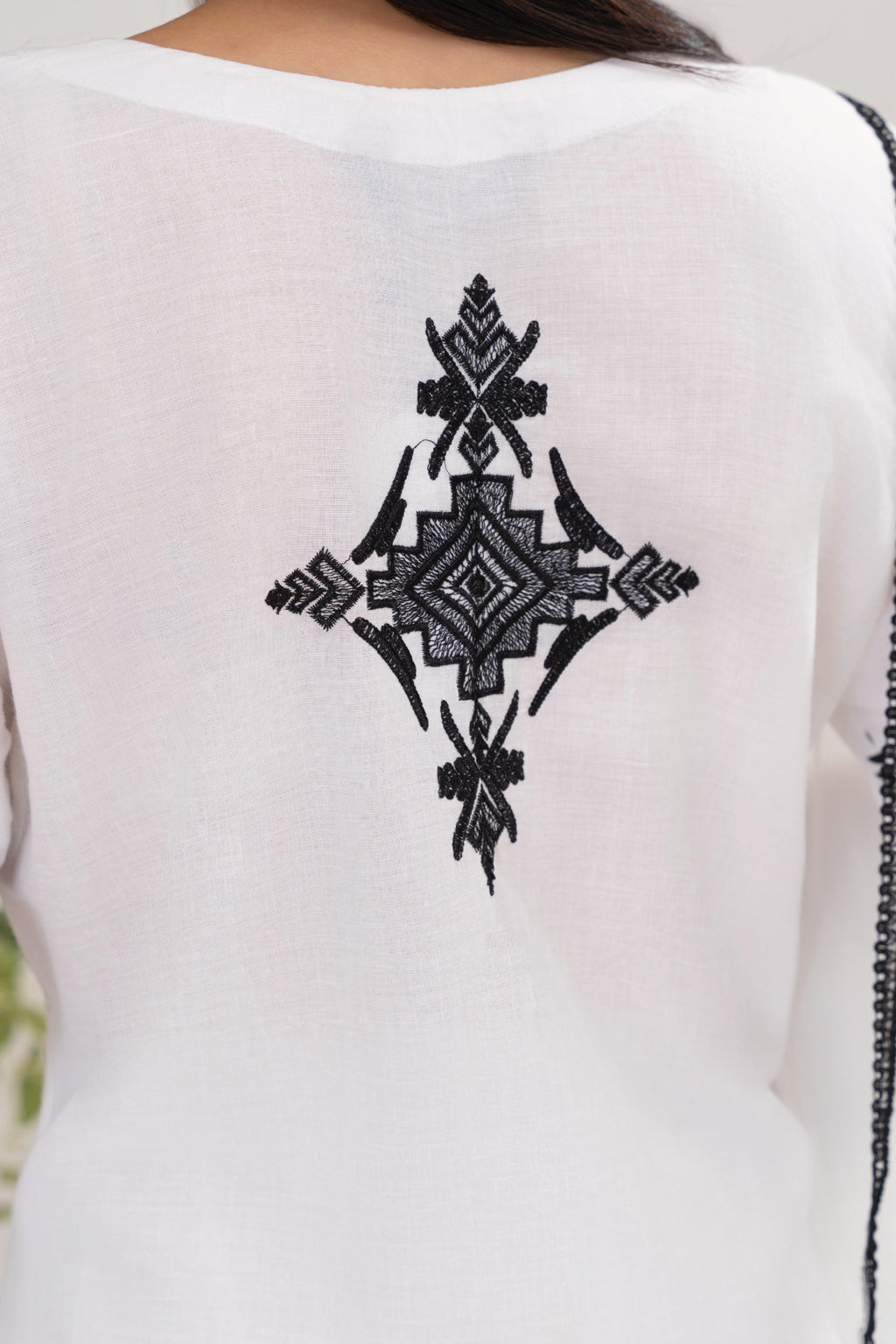 WHITE CHARM THREE-PEACE