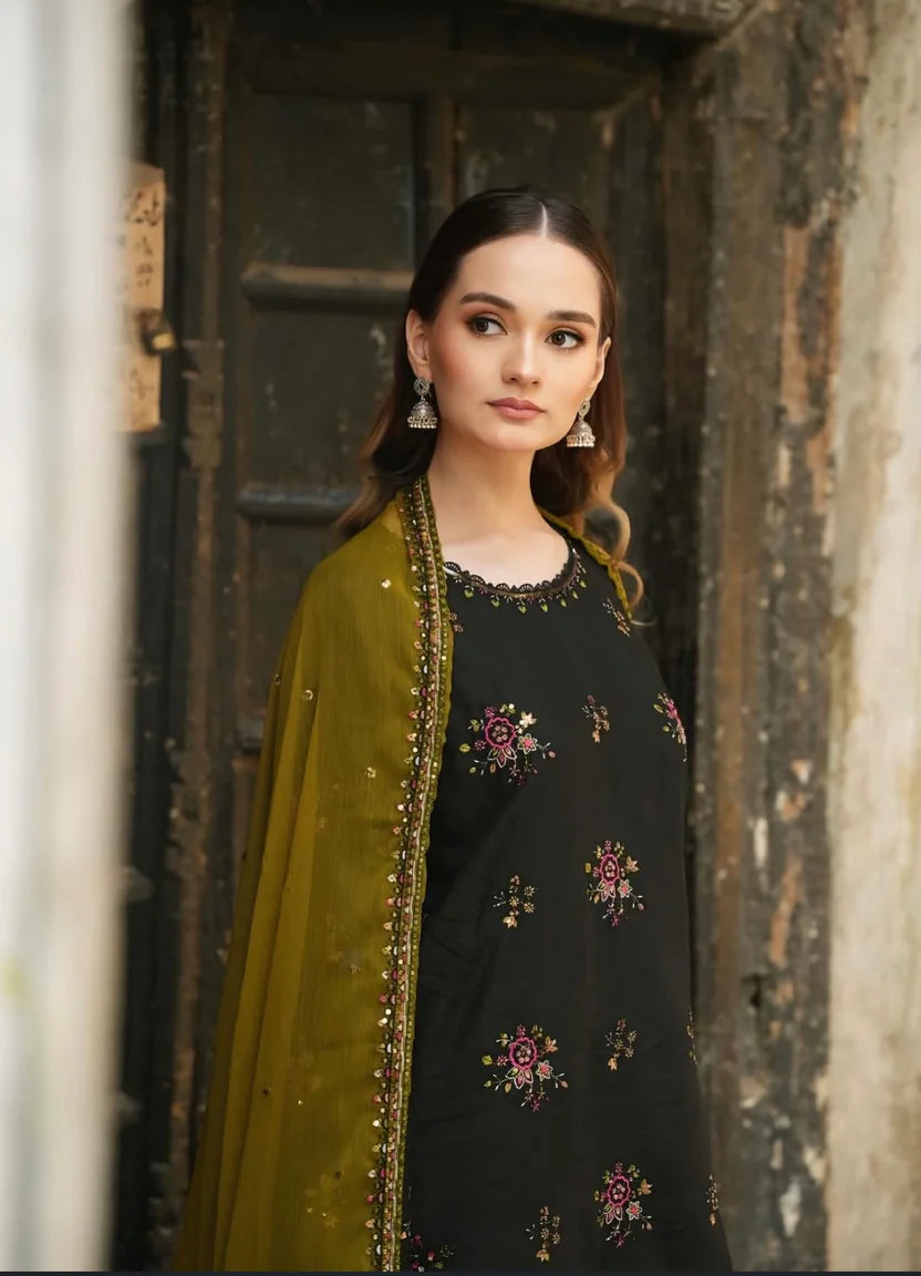 Allure Embroidered 3pc